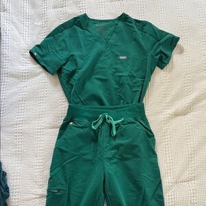 Figs Hunter Green Scrub Set